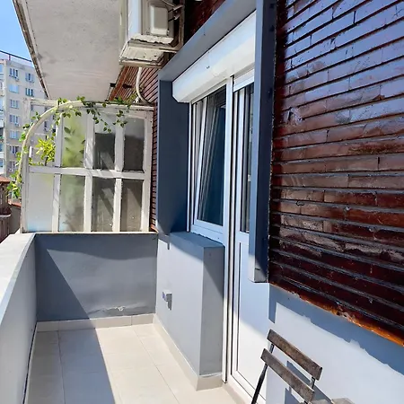 Shades Of Grey Apartment Bucharest