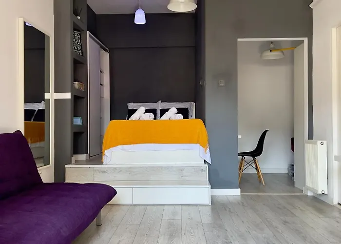 Shades Of Grey 부쿠레슈티